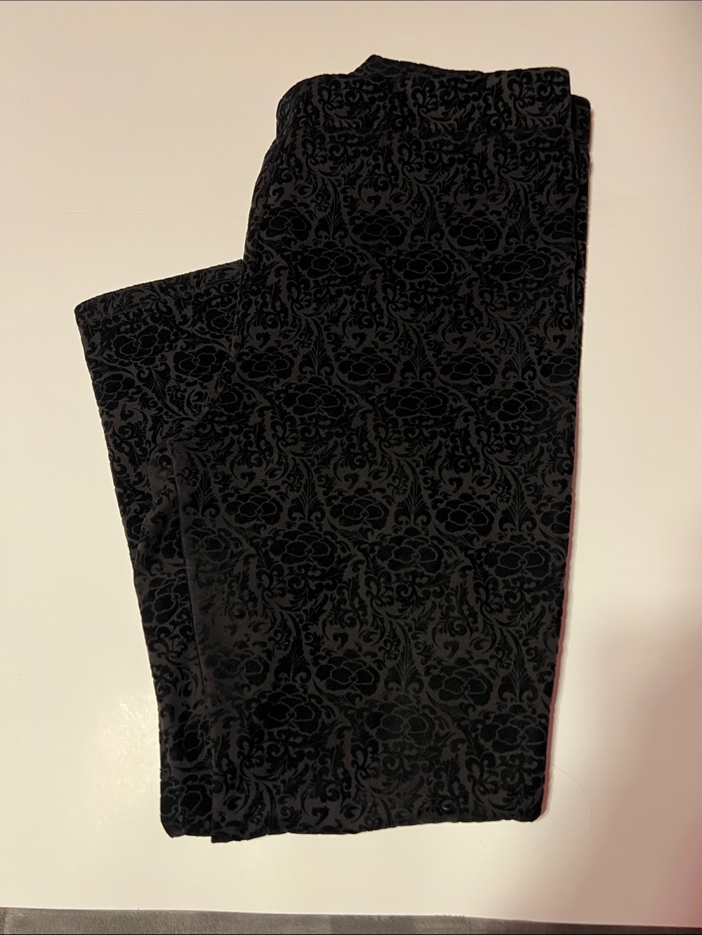 NYDJ Black Paisley Leaf Print Black Velvet Velour *Slim Pant Size 24W